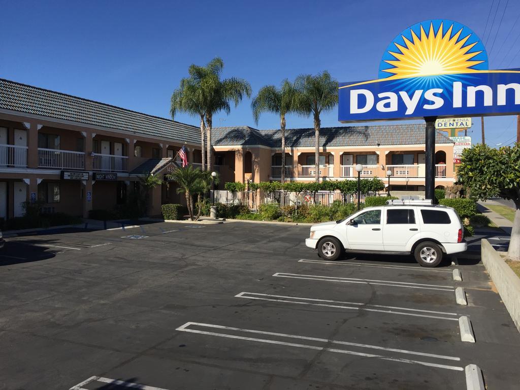 Hotel Days By Wyndham Angeles 2*