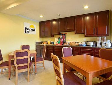 Days By Wyndham Angeles Whittier